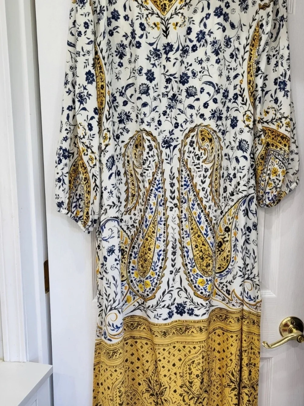 Zara elegant neck